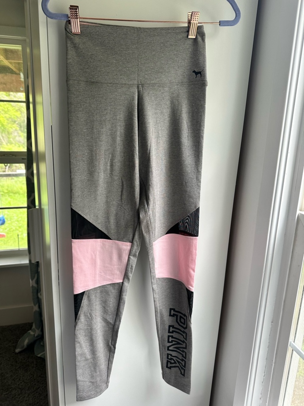 PINK Victoria's Secret Gray and Pink Colorblock Leggings